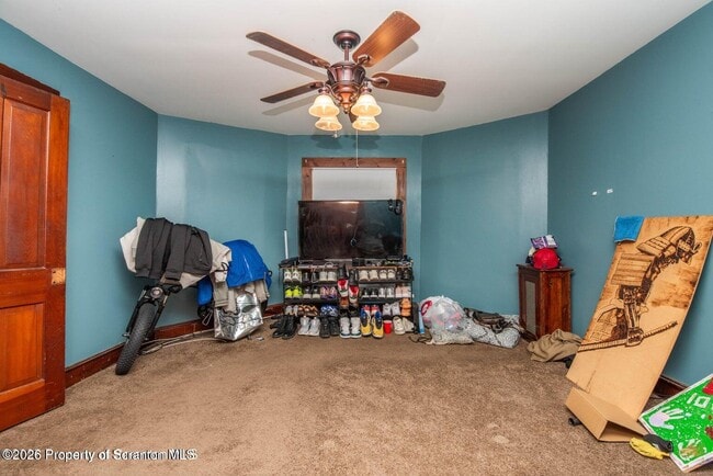 Building Photo - 947 William St