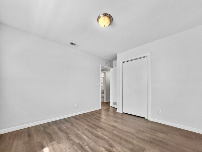 Building Photo - Beautiful Renovated Single Family |  3 BR/1BA | 1-Car Covered Parking | Gated backyard