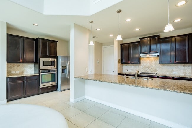 Building Photo - 4622 Regal Shadow Ln