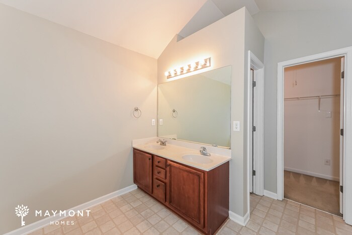 Building Photo - 6523 Silk Tree Pointe