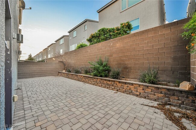 Building Photo - 8081 Misty Canyon Ave