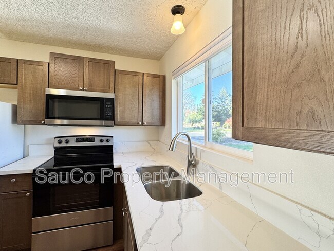 Building Photo - 21965 NW Phillips Rd