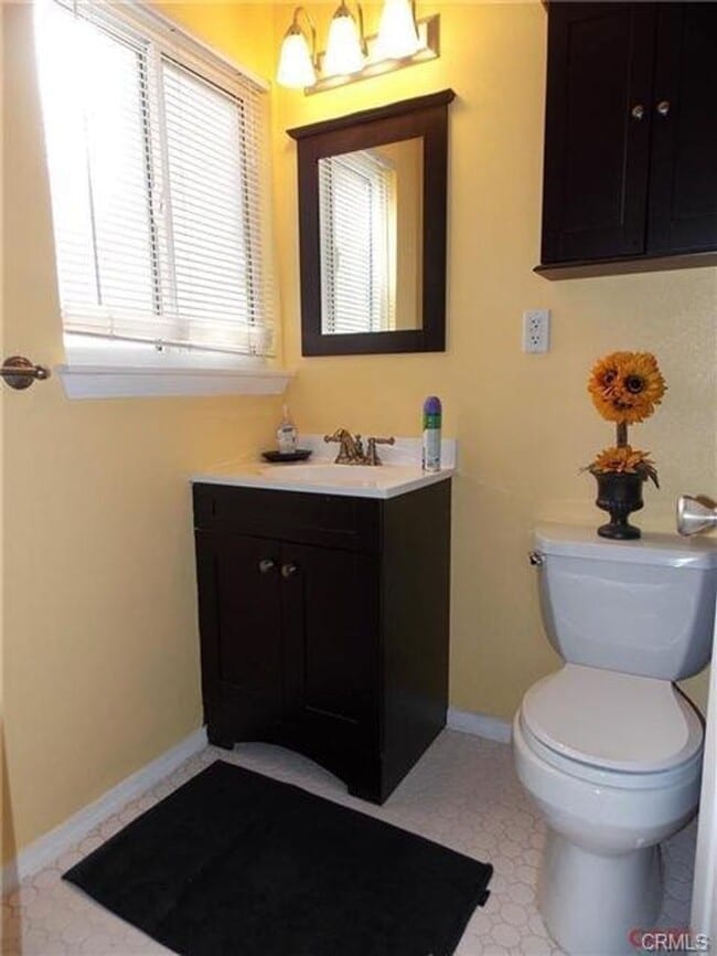 Building Photo - Off of Highland Drive close to cal poly! Approx 2000 feet to Highland Drive Cal Poly Entrance!