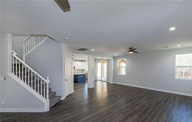 Building Photo - GORGEOUS 4 BEDROOM TWO STORY HOME