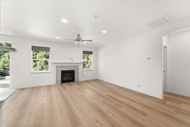 Building Photo - 8581 N Orch Ct