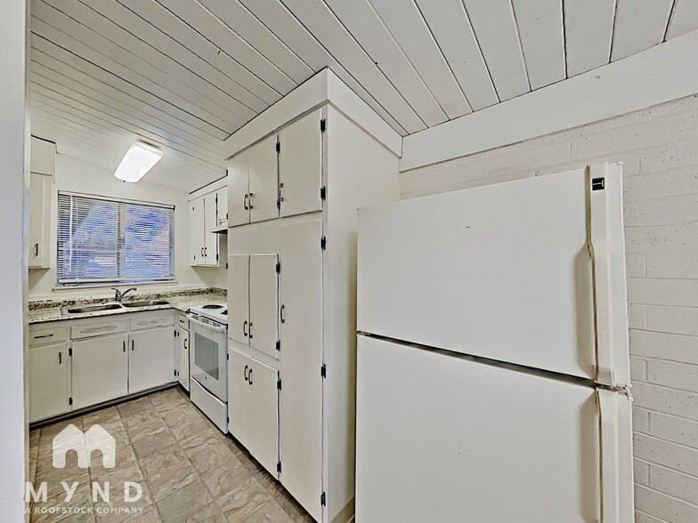 Building Photo - 942 Curti Dr