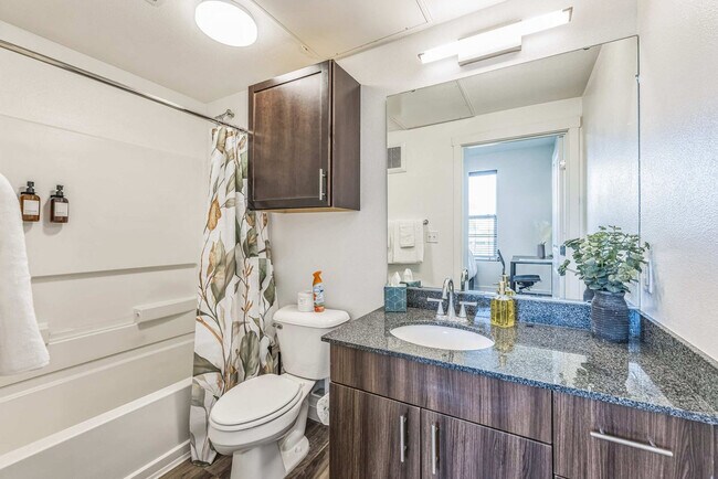 Building Photo - 305 E Front St