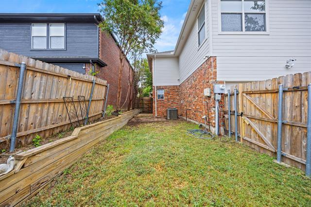 Building Photo - 553 Valley View Dr