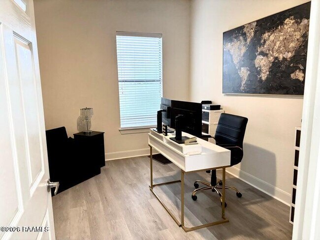 Building Photo - 201 Settlers Trace Blvd