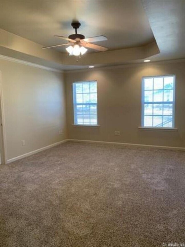 Building Photo - 27 Broadmoor Cir