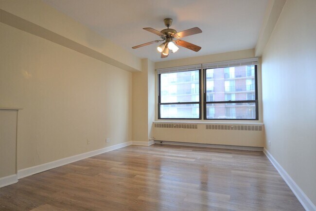 Building Photo - 4180 N Marine Dr