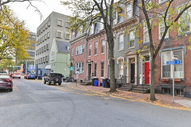 Building Photo - 119 Locust St