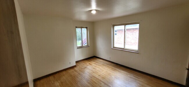 Building Photo - Single Level 2 Bed Half-Duplex
