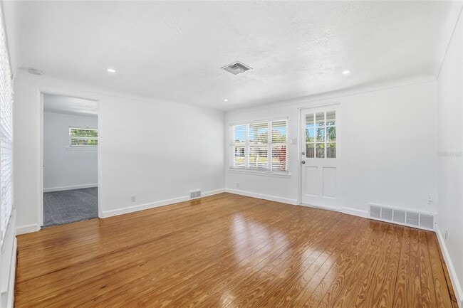 Building Photo - 2854 W Rainbow Cir