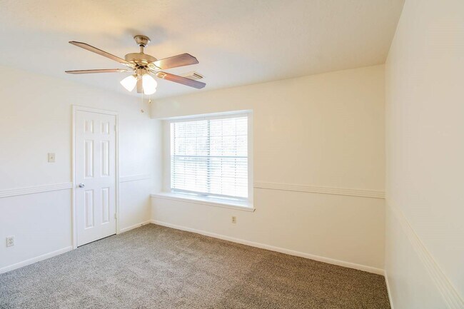 Building Photo - 4409 Spoonbill Dr