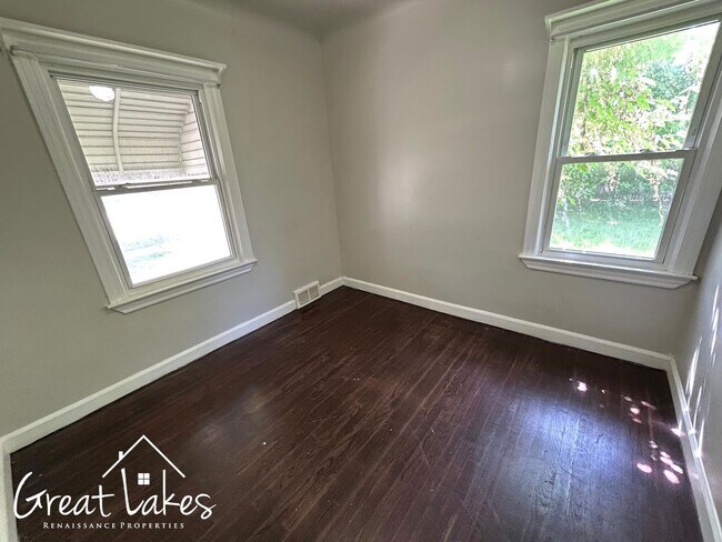 Building Photo - Lovely 3 bedroom / 1 bathroom house now available for rent!