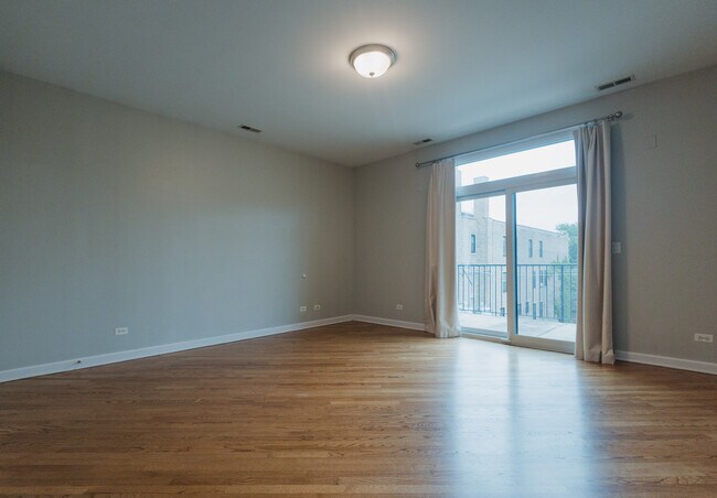 Building Photo - 1527 N Hudson Ave
