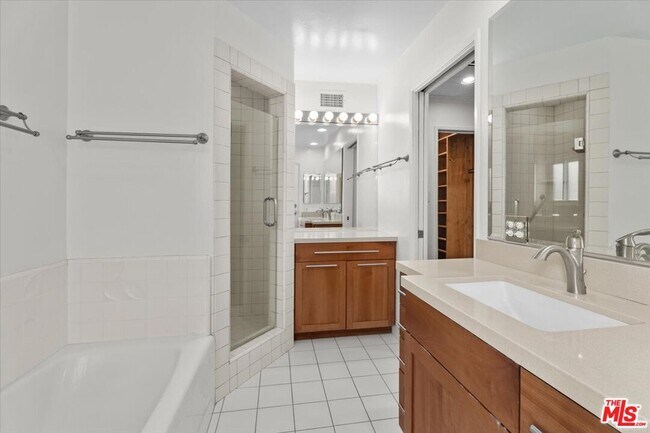 Building Photo - 13521 Bayliss Rd