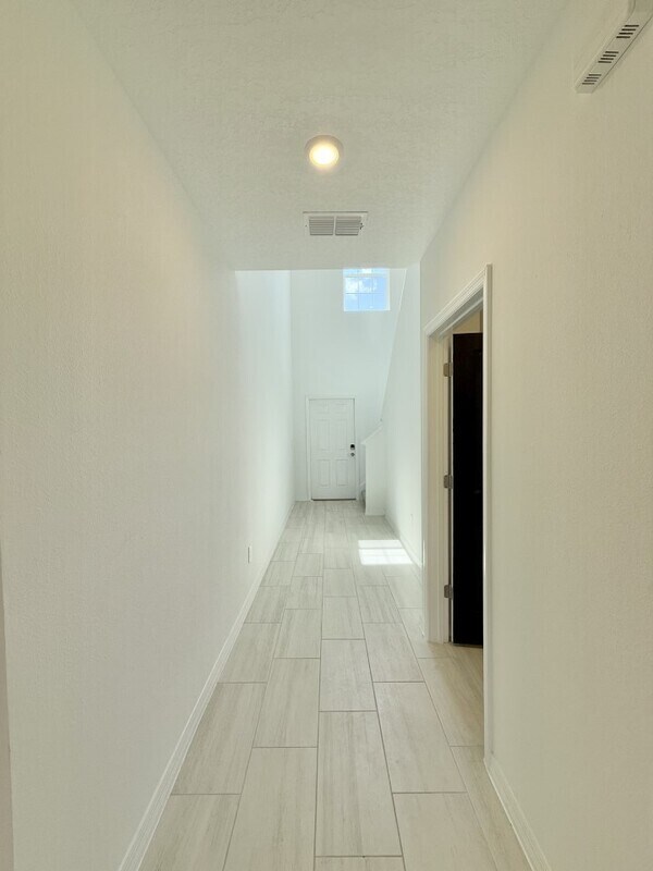 Building Photo - 3521 Great Pk Ct