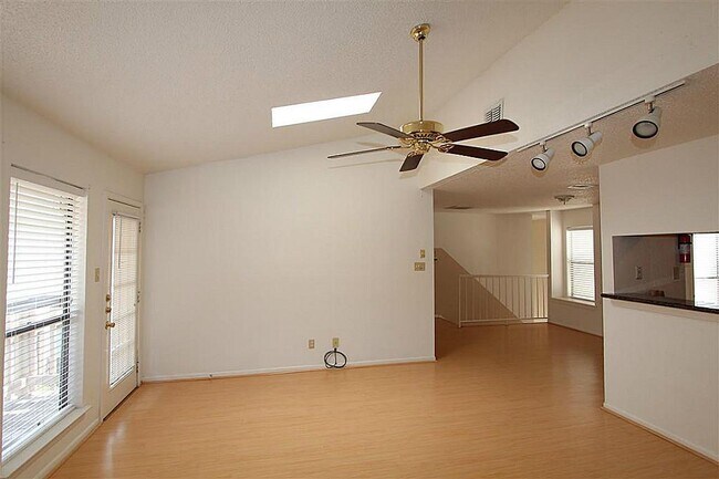 Building Photo - 2277 S Kirkwood Rd