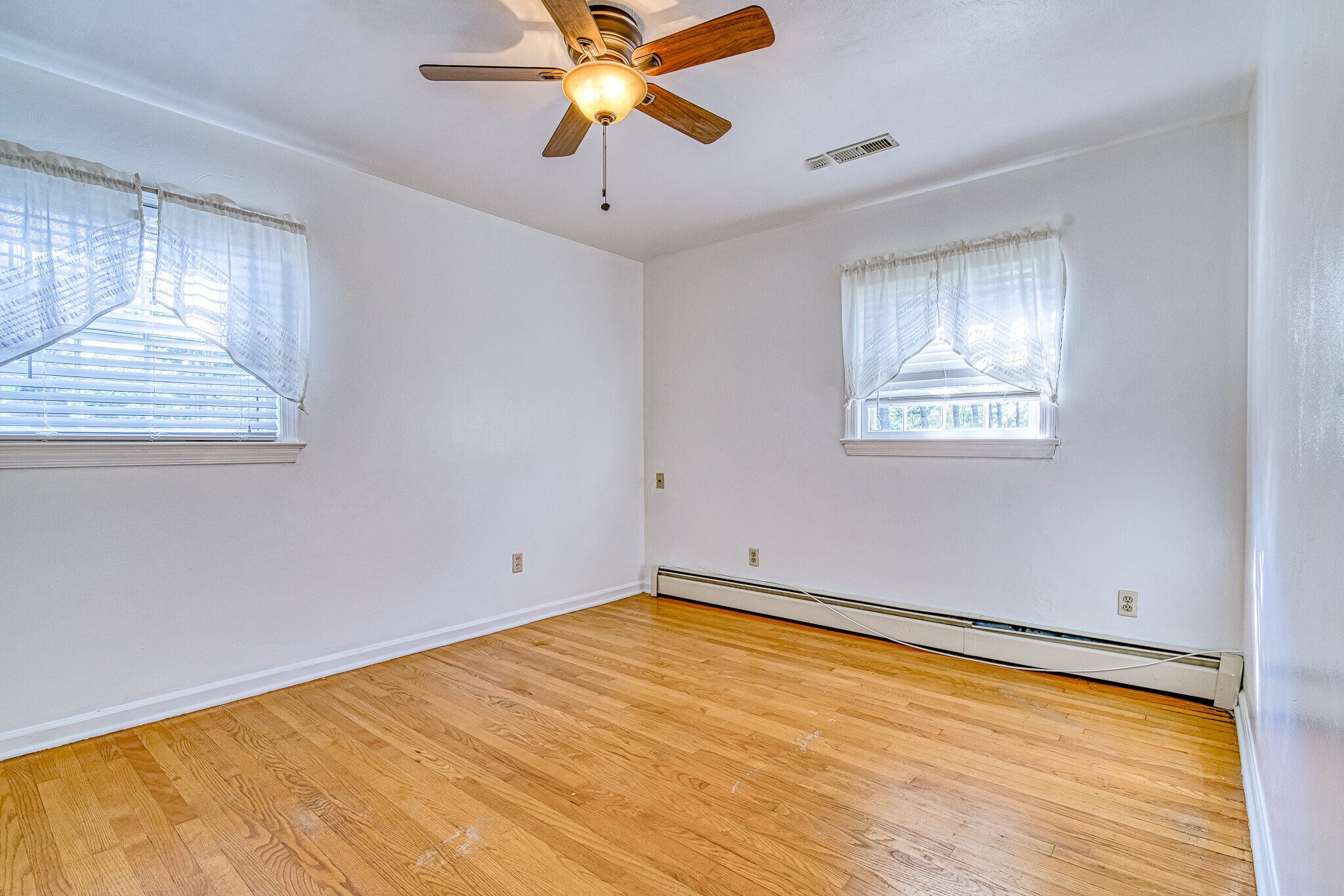 Building Photo - 21 Bayview Dr