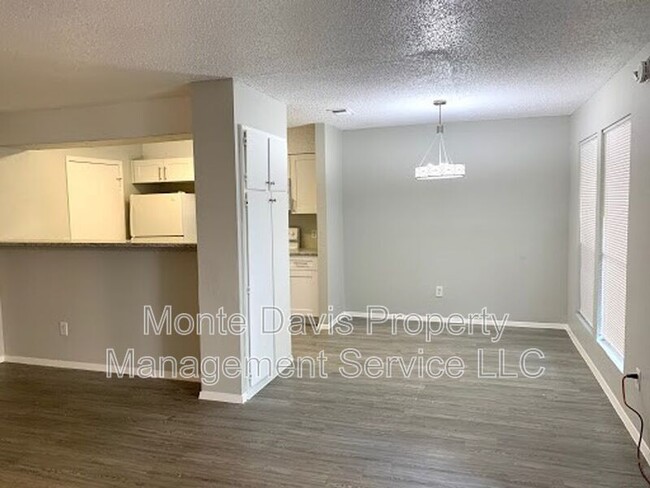 Building Photo - 11800 Alpheus Ave