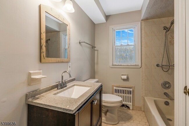 Building Photo - 111 King George Rd