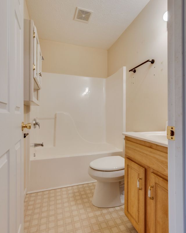 Building Photo - 659 Beaverview Dr