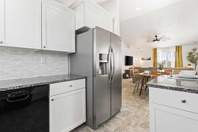 Building Photo - 216 Cliff Swallow Ave