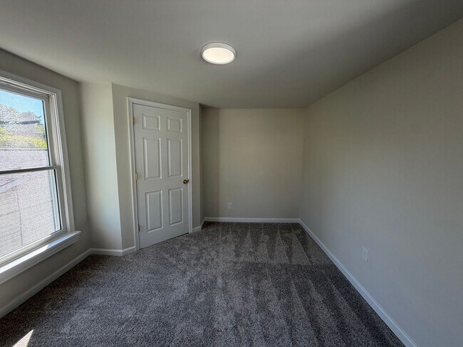Building Photo - 908 Rives St
