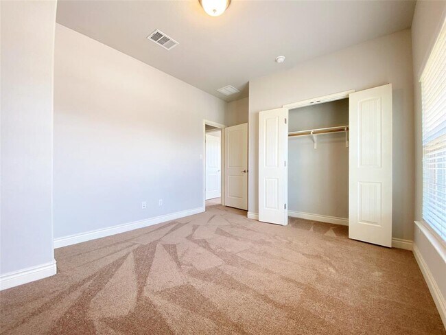 Building Photo - 414 Field Corn Ln