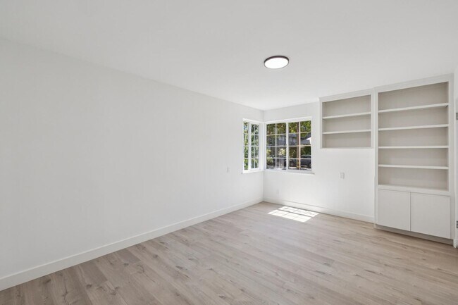 Building Photo - Gorgeously Renovated Historic 3-Bedroom Retreat in Downtown North (Palo Alto)