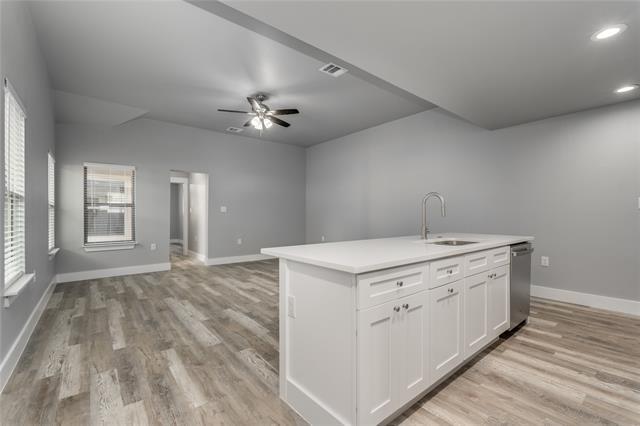 Building Photo - 401-403-403 W Elm St