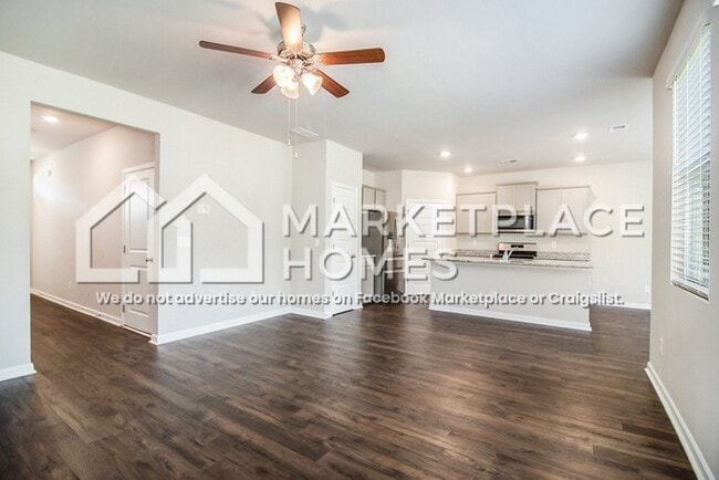 Building Photo - 48 Silver Birch Pass