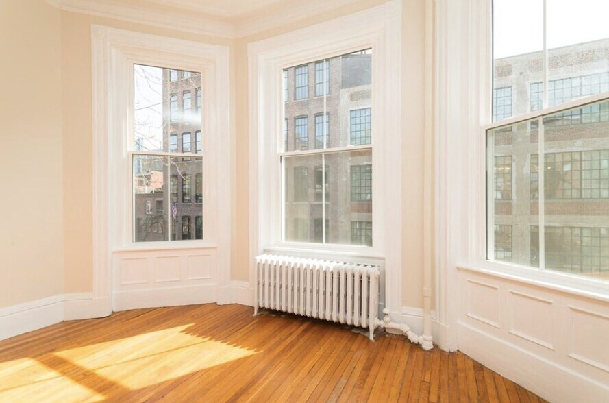Building Photo - 343 Commonwealth Ave