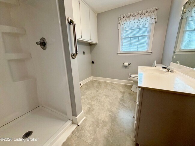 Building Photo - 2610 Veterans Pkwy