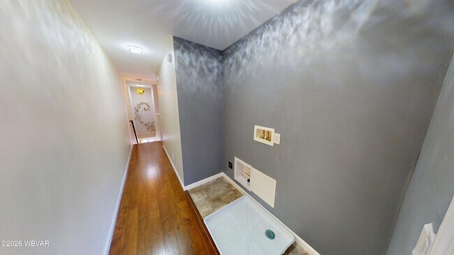 Building Photo - 118 N 3rd St