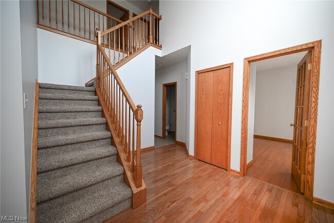 Building Photo - 320 Chadwick Dr