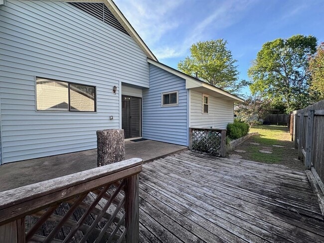 Building Photo - 110 Puna Ln