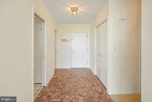 Building Photo - 5505 Seminary Rd