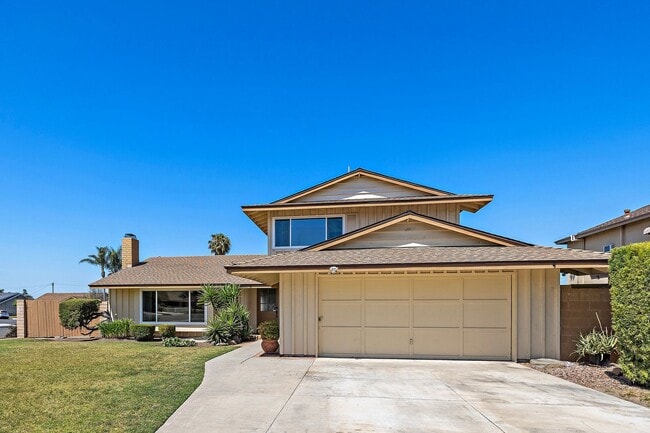 Building Photo - Spacious Home on Corner Lot!