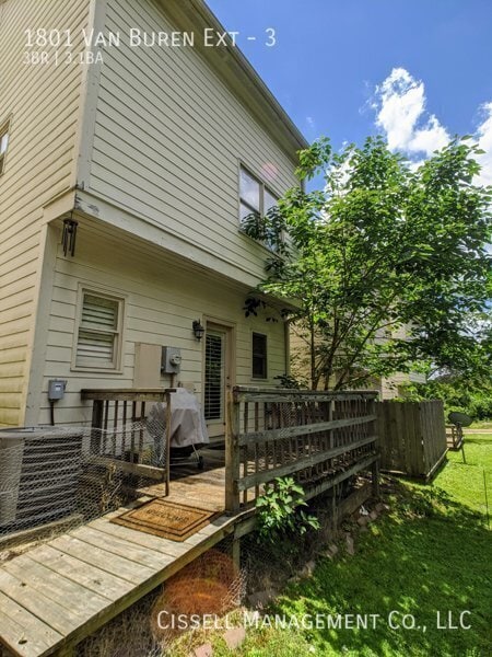 Building Photo - 1801 Van Buren Ext