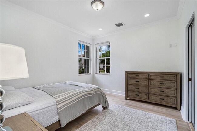 Building Photo - 5197 SW 183rd Ave