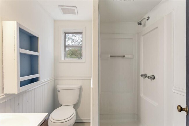 Building Photo - 3623 Lee St SE