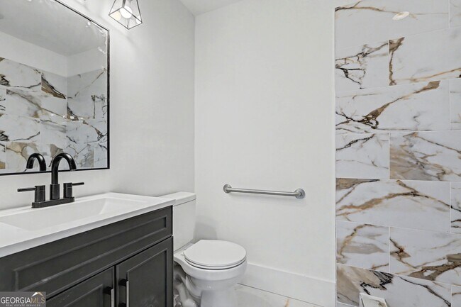 Building Photo - 608 S Jeff Davis Dr