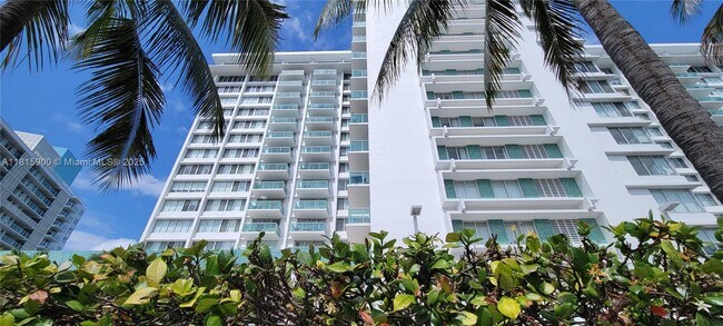 Building Photo - 1000 West Ave
