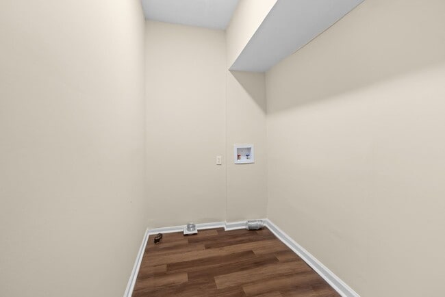 Building Photo - Charming 4 Bedroom, 2 Bathroom house