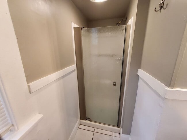 Building Photo - 925 S Cox St