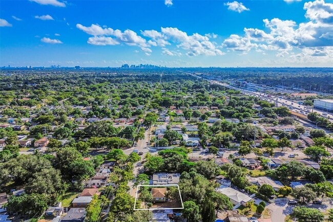 Building Photo - 13590 NW 5th Ave