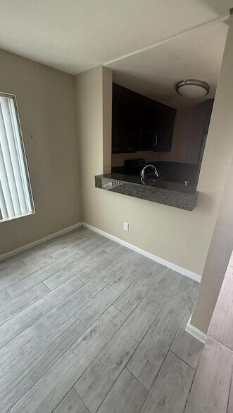 Building Photo - 7425 Charmant Dr
